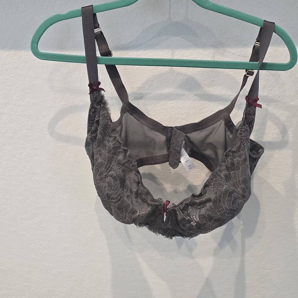 Elegant Lace Underwire Bra - Gray